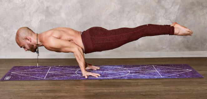 reasons why men love to wear yoga pants