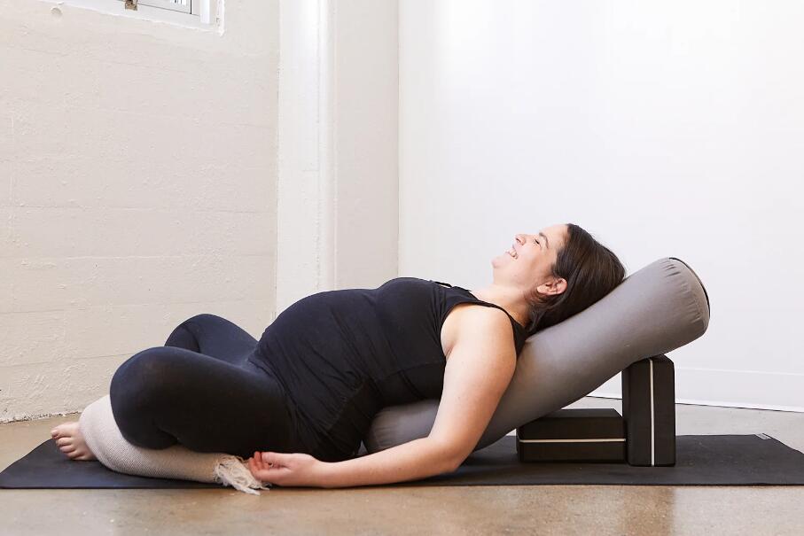 Prenatal yoga for pregnant women