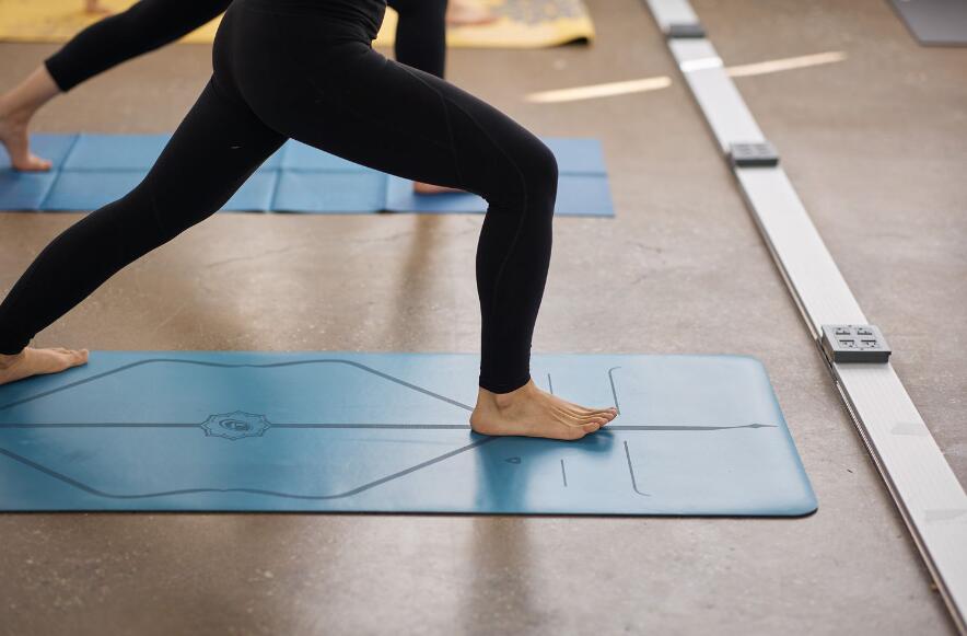 yoga mats materials and size